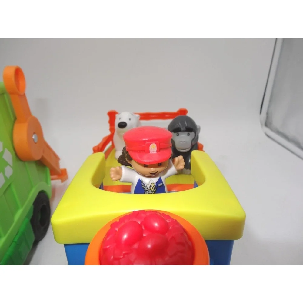 Fisher Price Little People Recycling Garbage Truck‎ Choo-Choo Zoo Train